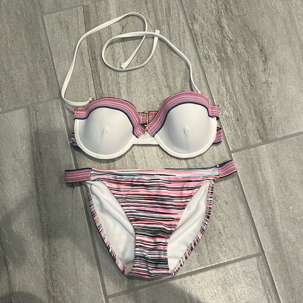 Women’s swim suit